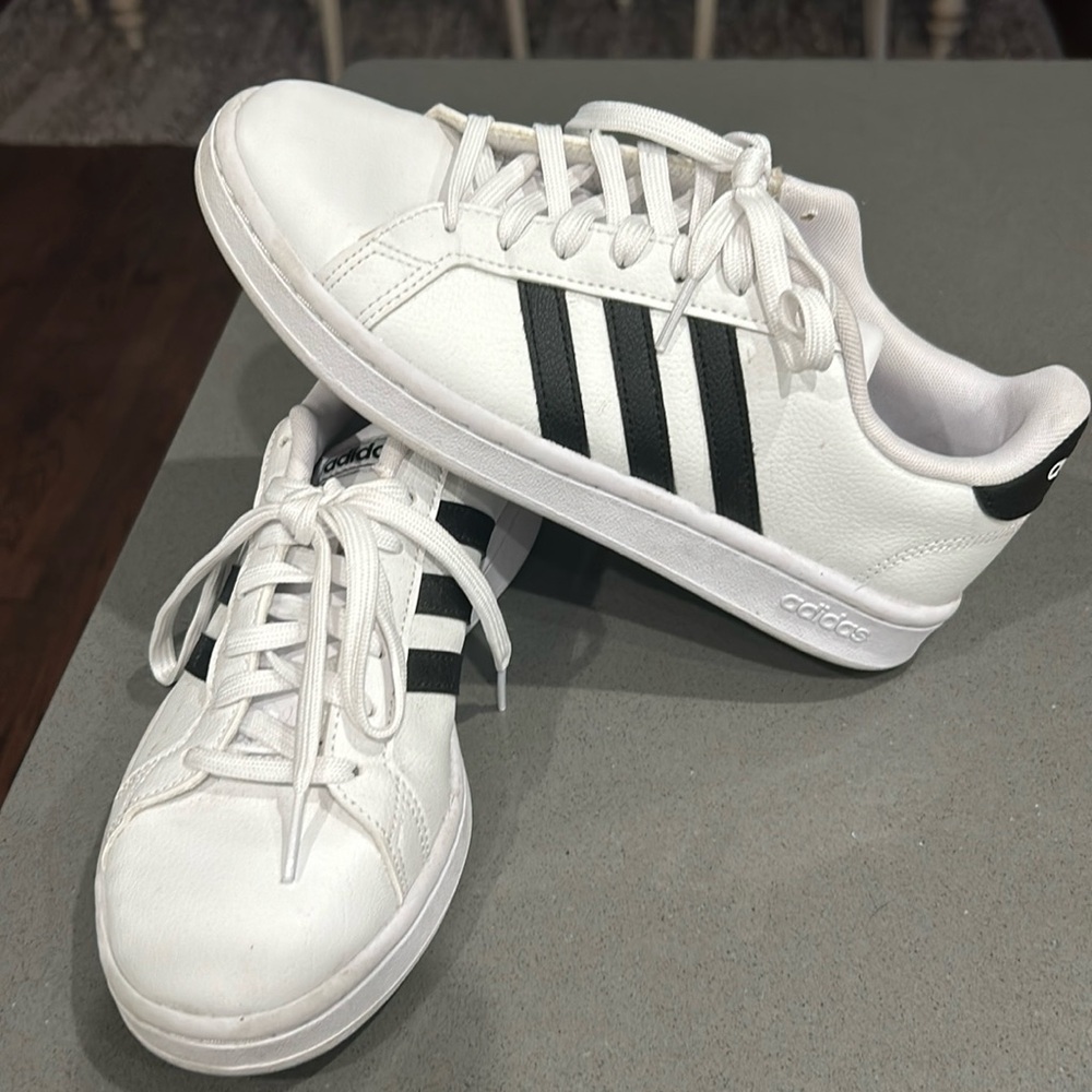 Adidas classic white leather black stripes sneakers